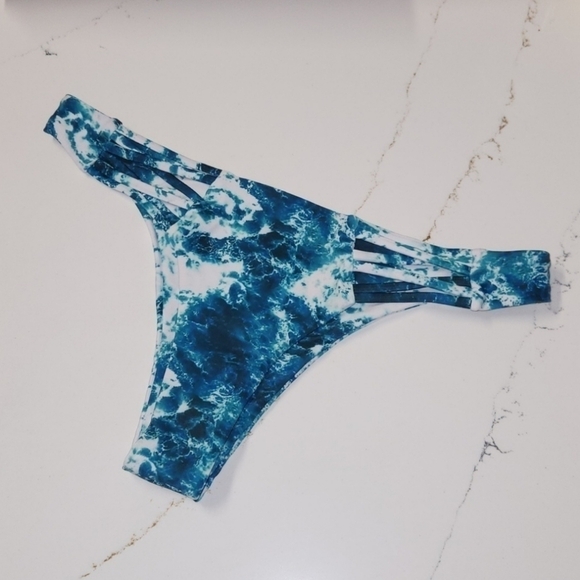 Sunny Co Clothing Marinna Bikini - Picture 2 of 6